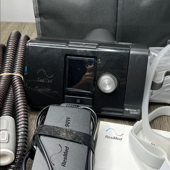 ResMed AirSense 10 CPAP Machine Tested Complete w/ Bag 1874 Run Hours - Picture 4 of 10